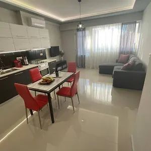 Maxim Deluxe Apartment Apartment
