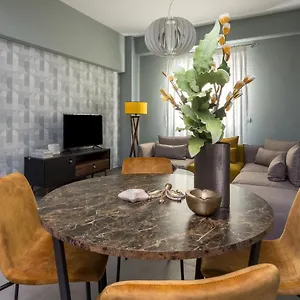Hippy Designed 3bedroom In Apartment