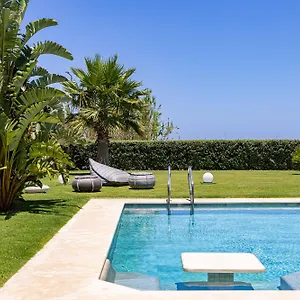 Iniada Villa